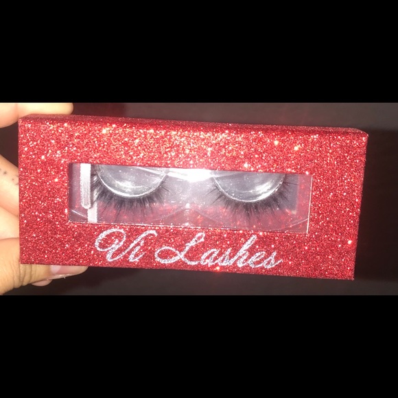 Lashes - Picture 5 of 6